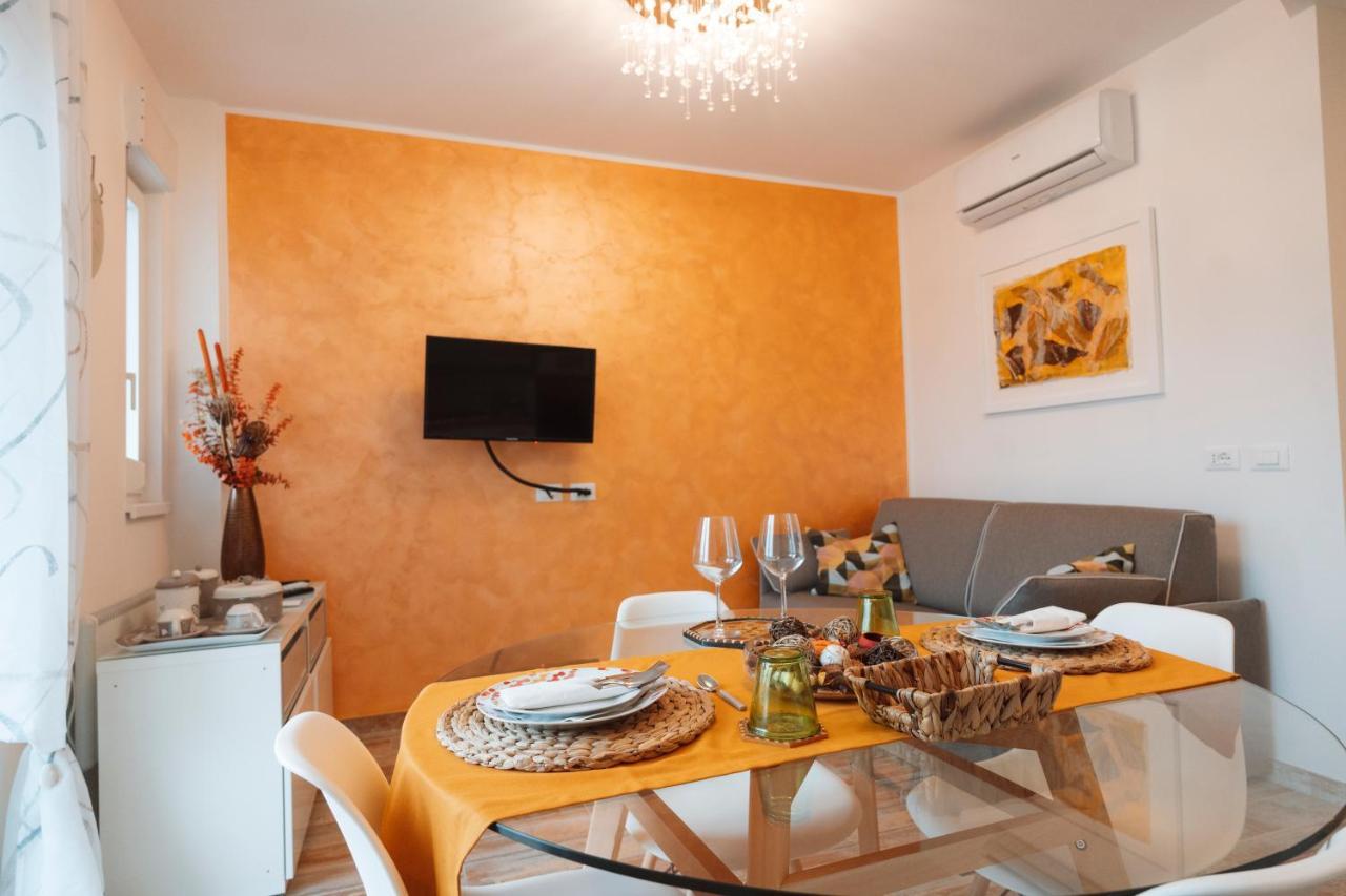 San Giusto Elegante Bilocale Con Balcone E Vista Apartment Trieste Exterior photo
