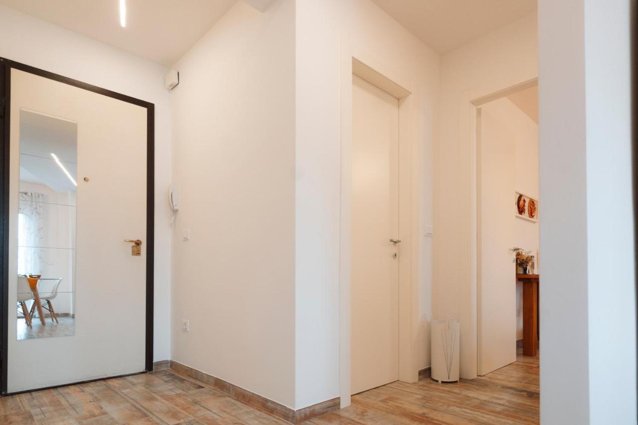 San Giusto Elegante Bilocale Con Balcone E Vista Apartment Trieste Exterior photo